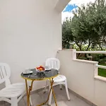 House Mimica * Stanici