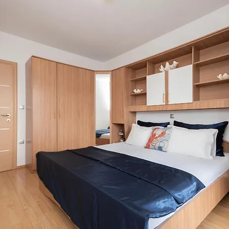 House Mimica * Stanici