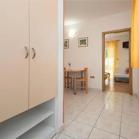 بيت للعطل House Mimica Stanici